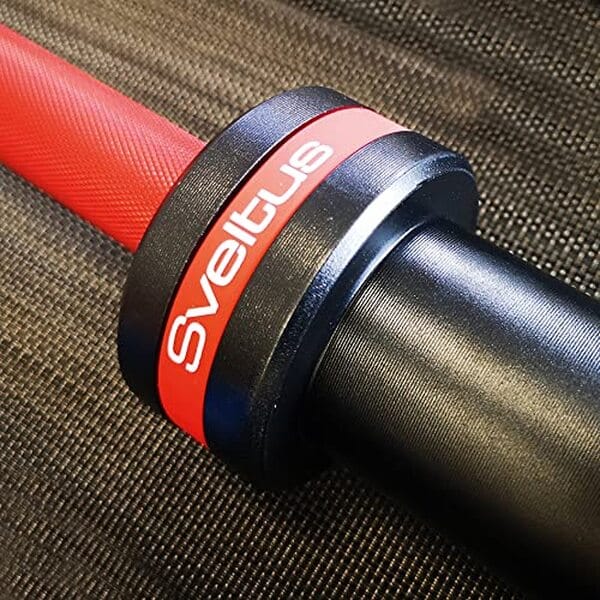 Découvrez notre test complet de la barre olympique Cérakote 20kg rouge. Performances, résistance et avis d'expert pour optimiser votre entraînement en haltérophilie.
